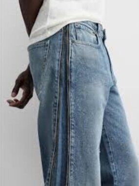 Zara Jeans with Zip.